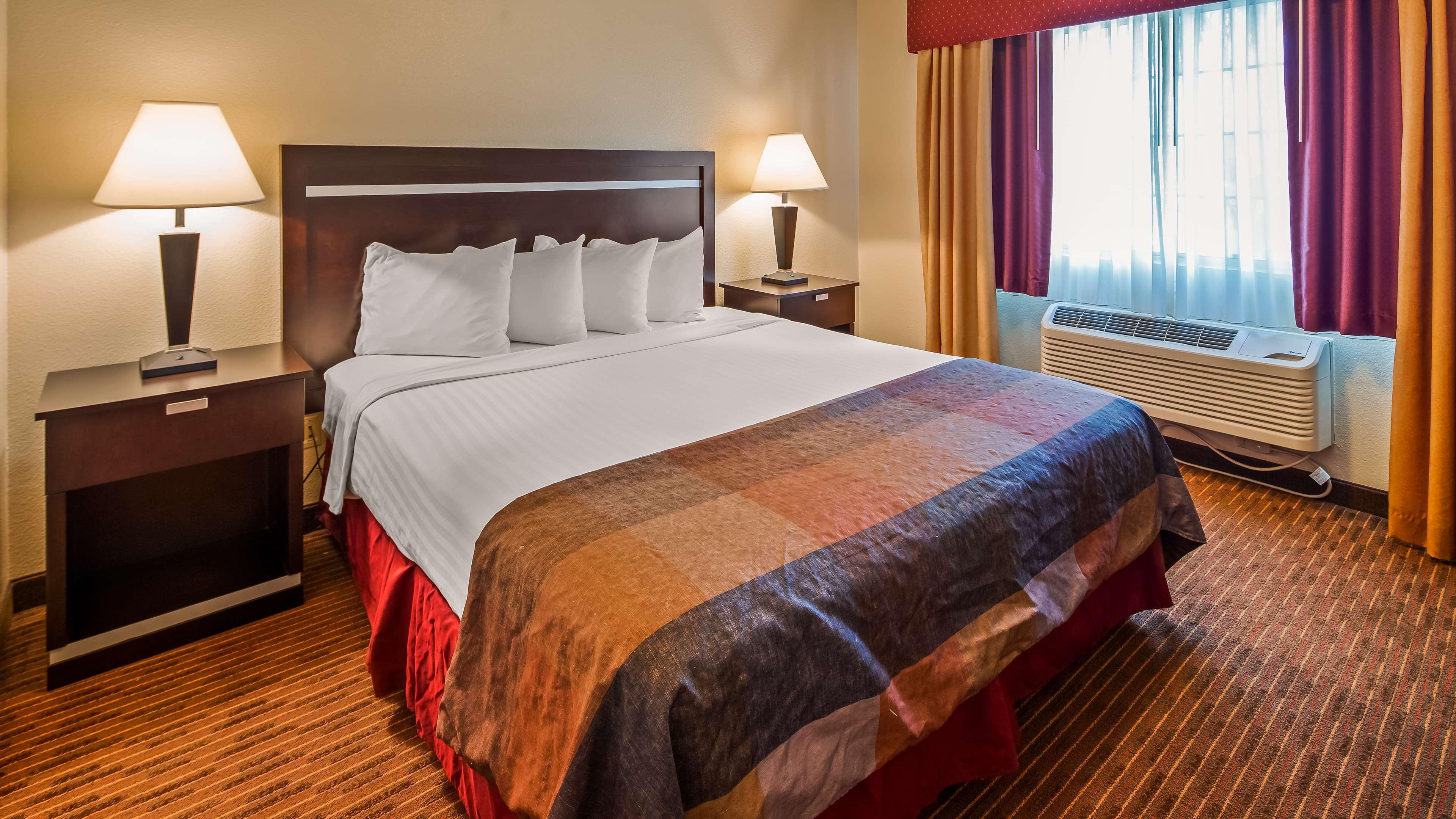 Best Western Luxury Inn Tracy Eksteriør billede