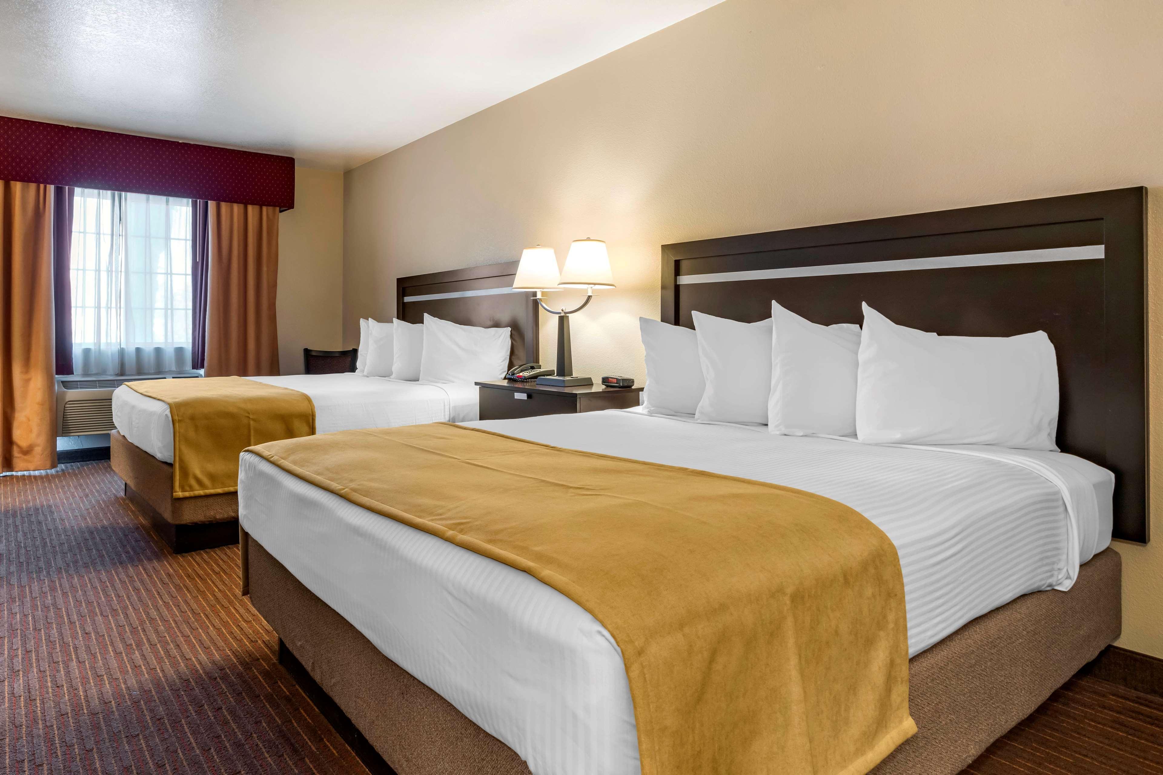 Best Western Luxury Inn Tracy Eksteriør billede