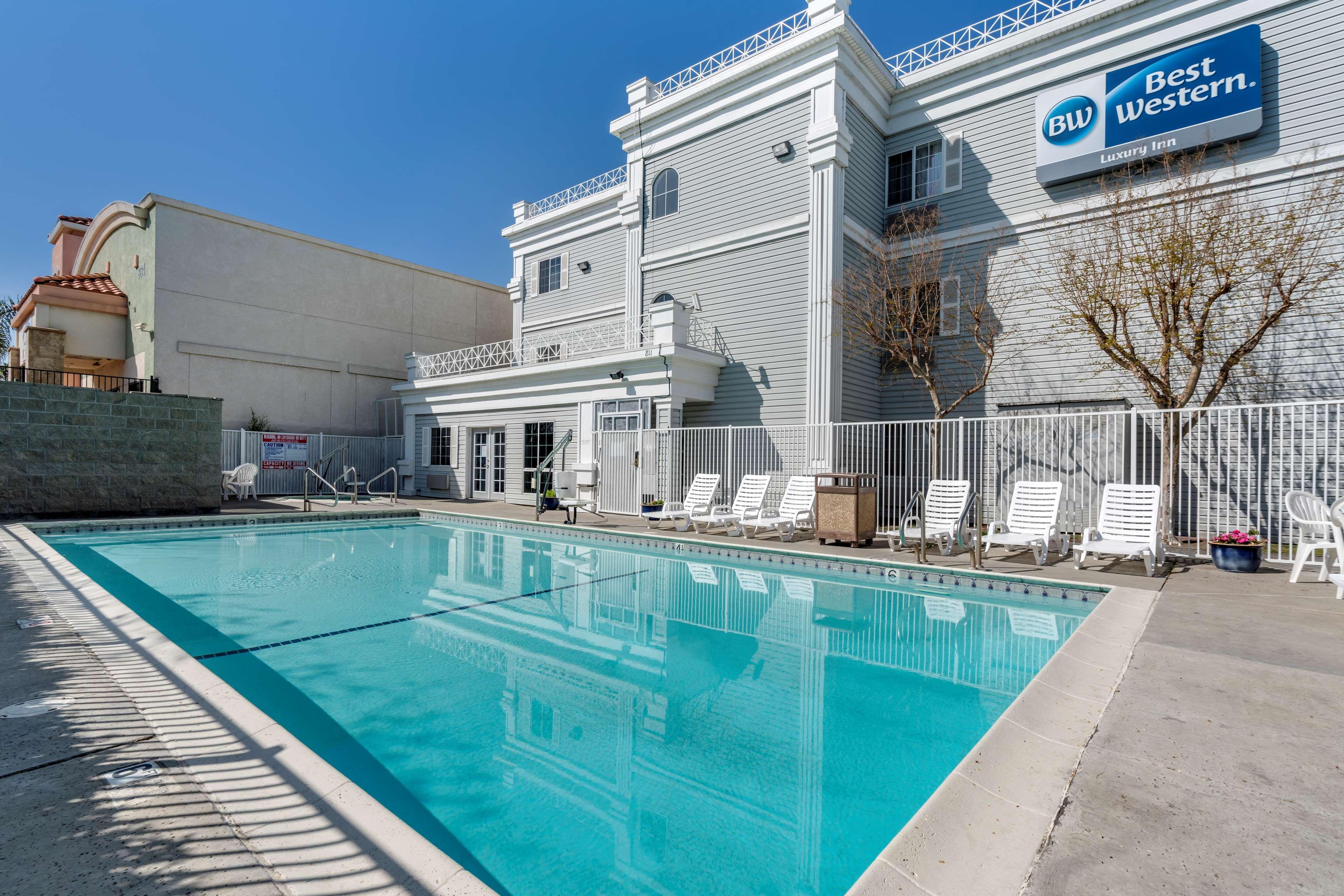Best Western Luxury Inn Tracy Eksteriør billede
